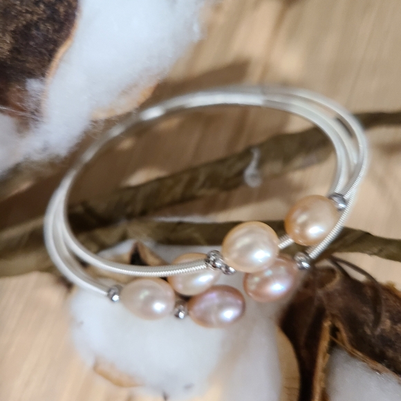 🩶🩷NEW🩶🩷 STUNNING!! Wire Wrapped Cotton Candy Freshwater Pearls in SILVER - Picture 8 of 11